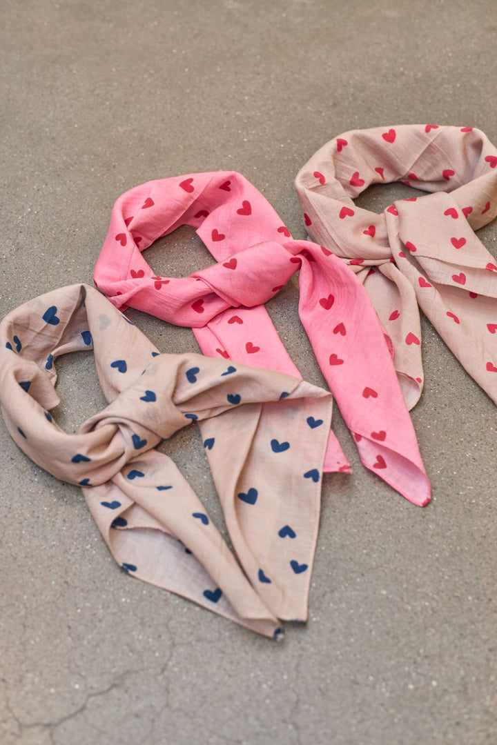 Black Colour - Bcclaudine Mini Scarf 3657 - Rose Heart
