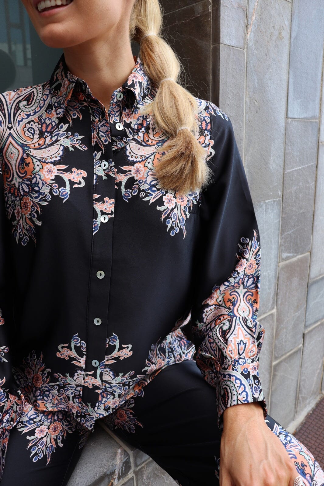 Liberte - Wennise Ls Shirt 22341 - Black Paisley