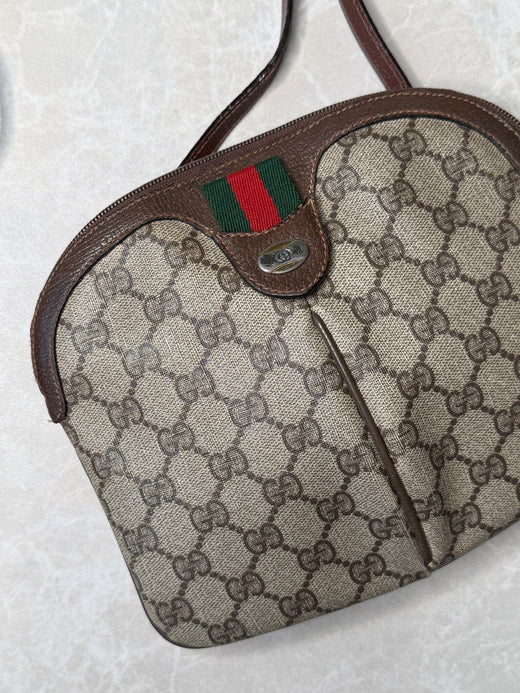 Preloved Vintageline x Molly&My - Vintage Gucci Crossbody Item 4 - Logo 
